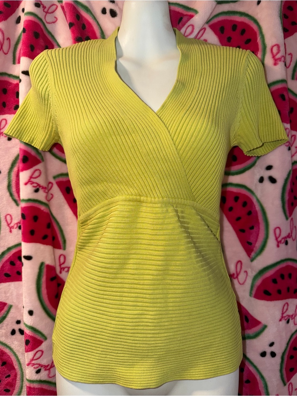 💚 Silk Ribbed Surplice Short Sleeve Top